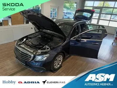 Gebraucht Mercedes E200 Exclusive 150 PS (110 kW) 2017 Blau Limousine