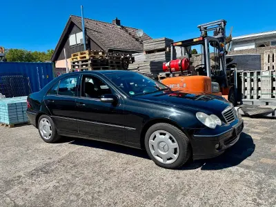 Gebraucht Mercedes C180 143 PS (105 kW) 2006 Schwarz Limousine