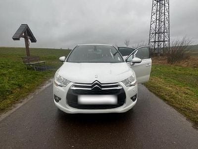 Gebraucht Citroën DS4 163 PS (119 kW) 2015 Weiß Kleinwagen