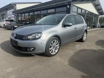 Gebraucht VW Golf VI Team 105 PS (77 kW) 2010 Silber Kleinwagen