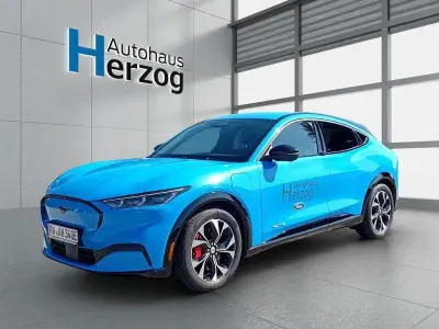 Gebraucht Ford Mustang Mach-E 197 kW (269 PS) 2023 Grabber blue metallic SUV