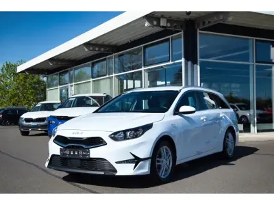 Gebraucht Kia Ceed Sportswagon 136 PS (100 kW) 2024 (wd) cararraweiss Kombi