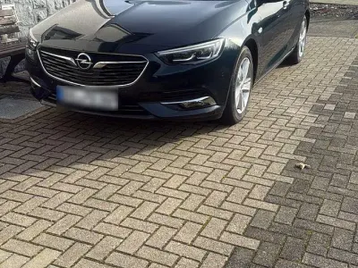 Gebraucht Opel Insignia Business 165 PS (121 kW) 2018 Grün Kombi