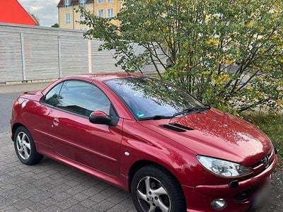 Gebraucht Peugeot 206 CC 109 PS (80 kW) 2003 Rot Cabrio
