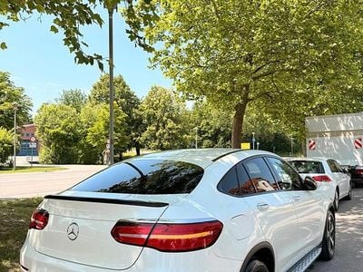 Gebraucht Mercedes GLC250 211 PS (155 kW) 2019 Weiß Coupé