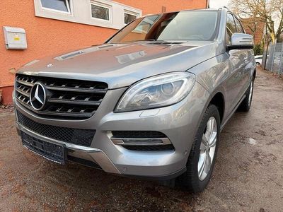 Grau Gebraucht 2014 Mercedes ML350 SUV | 12.900 € (Etwas zu teuer)