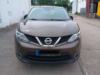 Gebraucht Nissan Qashqai 116 PS (85 kW) 2016 Braun SUV