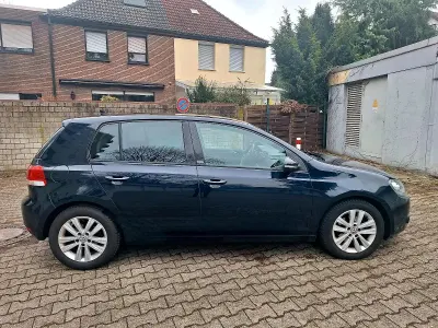 Gebraucht VW Golf VII 105 PS (77 kW) 2013 Blau Limousine