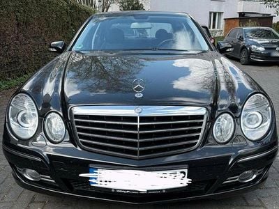Gebraucht Mercedes E200 194 PS (142 kW) 2007 Schwarz Limousine