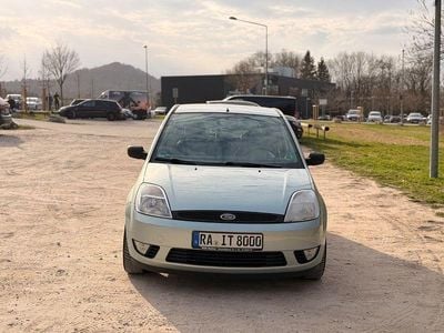 Gebraucht Ford Fiesta 80 PS (58 kW) 2003 Silber Kleinwagen