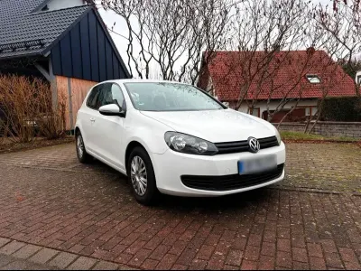Gebraucht VW Golf VII Comfortline 86 PS (63 kW) 2012 Weiß Limousine