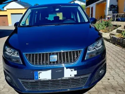 Używany Seat Alhambra Ecomotive 140 KM (102 kW) 2015 Niebieski Minivan