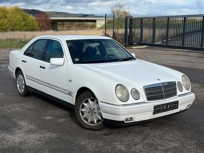 Mercedes E280