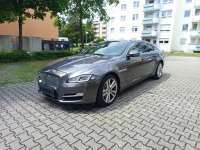 Gebraucht Jaguar XJ Premium Luxury 300 PS (220 kW) 2016 Grau Limousine