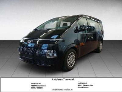 Abyss black (metallic) Gebraucht 2024 Hyundai Staria Trend Van / Kleinbus | 39.970 € (Fairer Preis)