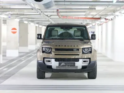 Gebraucht Land Rover Defender First Edition 400 PS (294 kW) 2020 Gold SUV