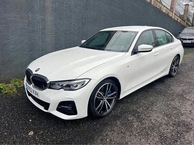 Weiß Gebraucht 2019 BMW 330 M Sport Limousine | 18.500 €