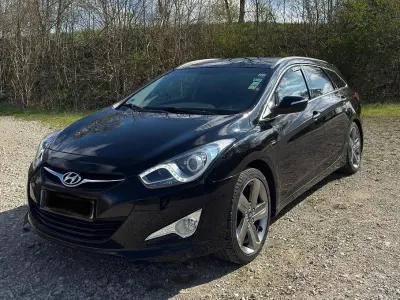 Gebraucht Hyundai i40 116 PS (85 kW) 2012 Schwarz Kombi
