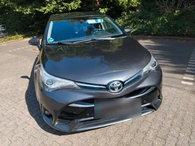 Gebraucht Toyota Avensis 147 PS (108 kW) 2017 Kombi