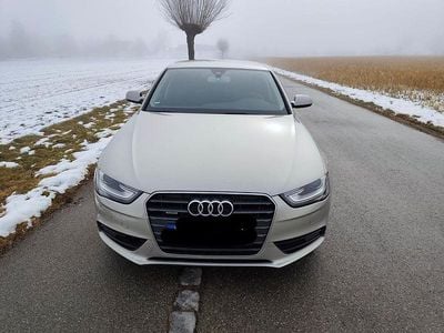 Silber Gebraucht 2012 Audi A4 Ambition Limousine | 9.900 € (Fairer Preis)