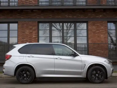 Gebraucht BMW X5 M50 Sport Line 381 PS (280 kW) 2016 Silber SUV
