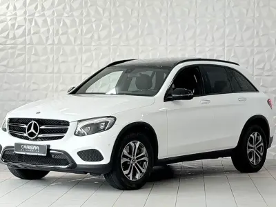 Używany Mercedes GLC250 Night 211 KM (155 kW) 2017 Biały SUV