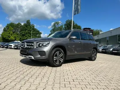 Begagnad Mercedes GLB220 Style 190 HK (139 kW) 2021 Grå SUV