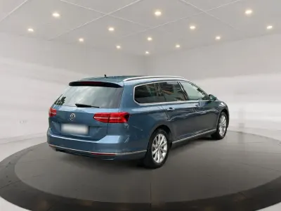 Gebraucht VW Passat Highline 150 PS (110 kW) 2015 Blau Kombi