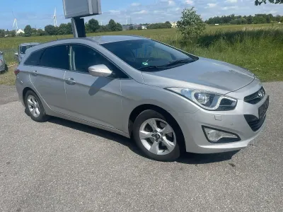 Gebraucht Hyundai i40 Edition 135 PS (99 kW) 2013 Silber Kombi