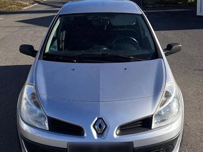 Gebraucht Renault Clio II 75 PS (55 kW) 2009 Grau Kleinwagen