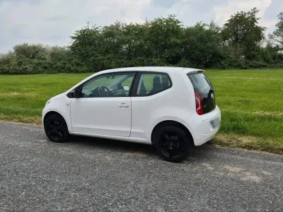 Gebraucht VW up! Sound 60 PS (44 kW) 2015 Weiß Kleinwagen