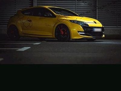 Second-hand Renault Mégane Coupé Trophy 383 CP (281 kW) 2011 Galben Coupe