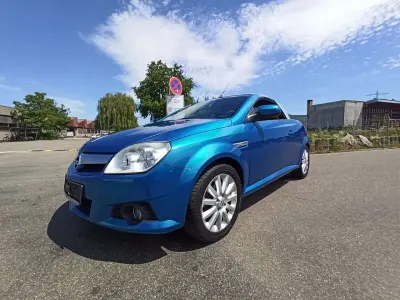 Usata Opel Tigra Cosmo 90 CV (66 kW) 2005 Blu Cabrio