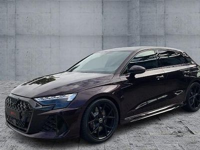 Gebraucht Audi RS3 Comfort 400 PS (294 kW) 2025 Rot Limousine