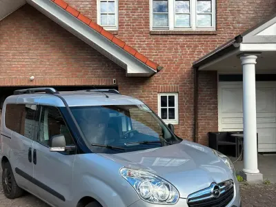 Gebraucht Opel Combo 120 PS (88 kW) 2012 Silber Van / Kleinbus