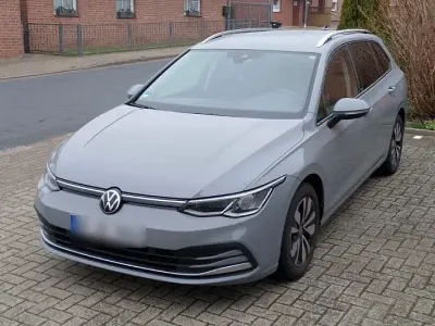 Gebraucht VW Golf VIII Move 110 PS (80 kW) 2023 Grau Kombi