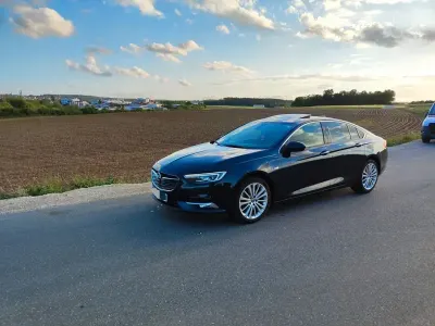 Używany Opel Insignia Exklusiv 209 KM (153 kW) 2018 Zielony Sedan/Limuzyna