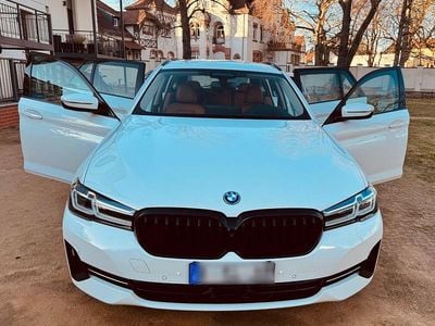 Gebraucht BMW 530e Performance 292 PS (214 kW) 2022 Weiß Kombi