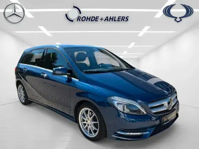 Używany Mercedes B200 Sport 156 KM (114 kW) 2012 Niebieski Minivan