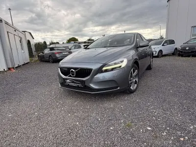 Gebraucht Volvo V40 Momentum 150 PS (110 kW) 2017 Grau Limousine