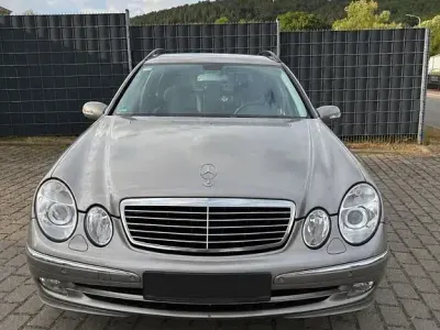 Gebraucht Mercedes E500 Elegance 306 PS (225 kW) 2004 Grau Limousine