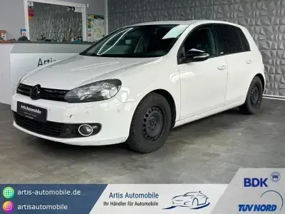 Gebraucht VW Golf VI Style 80 PS (58 kW) 2011 Weiß Kleinwagen