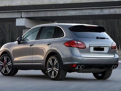 Grau Gebraucht 2011 Porsche Cayenne Turbo SUV | 14.900 € (Guter Preis)