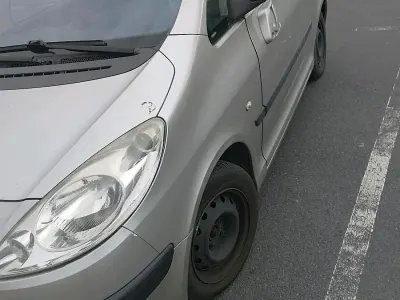 Gebraucht Peugeot 1007 74 PS (54 kW) 2005 Grau Van / Kleinbus