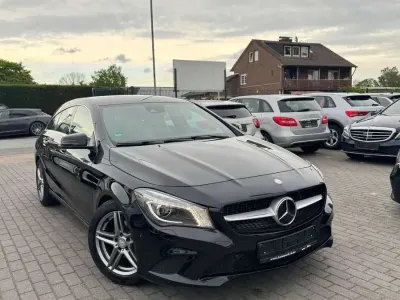 Gebraucht Mercedes CLA200 156 PS (114 kW) 2016 Kosmosschwarz Kombi