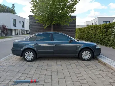 Gebraucht VW Passat Comfortline 102 PS (75 kW) 2003 Grau Limousine