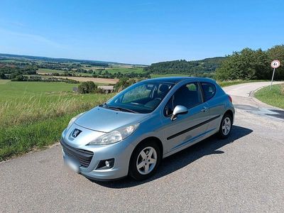 Gebraucht Peugeot 207 95 PS (69 kW) 2010 Blau Kleinwagen