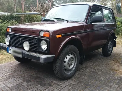 Gebraucht Lada niva 83 PS (61 kW) 2011 Andere farben SUV
