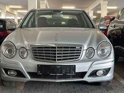 Gebraucht Mercedes E220 Elegance 81 PS (59 kW) 2007 Silber Limousine