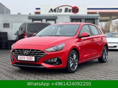 Gebraucht Hyundai i30 Trend 120 PS (88 kW) 2024 Engine red Limousine